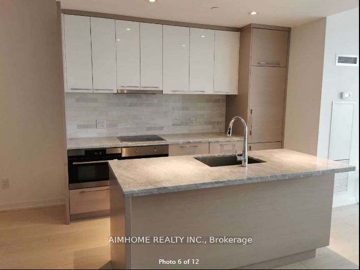 488 University Avenue 3603