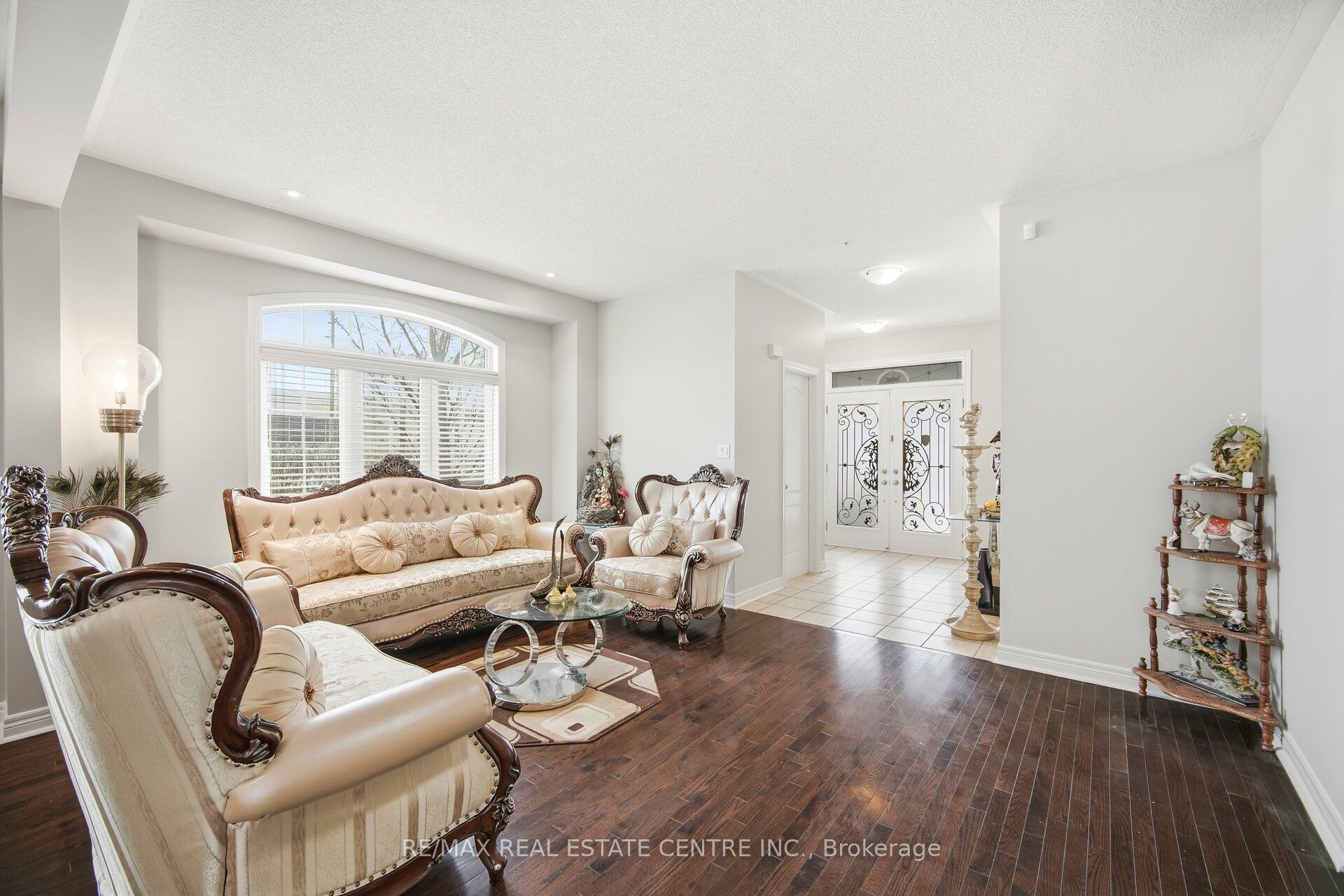 38 Lightcatcher Circle