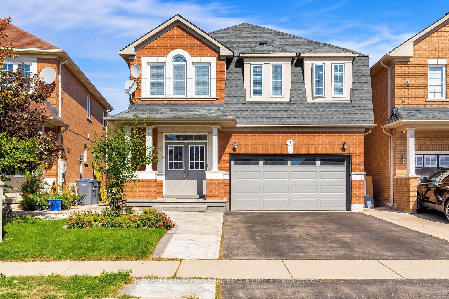 7 Okanagan Drive E