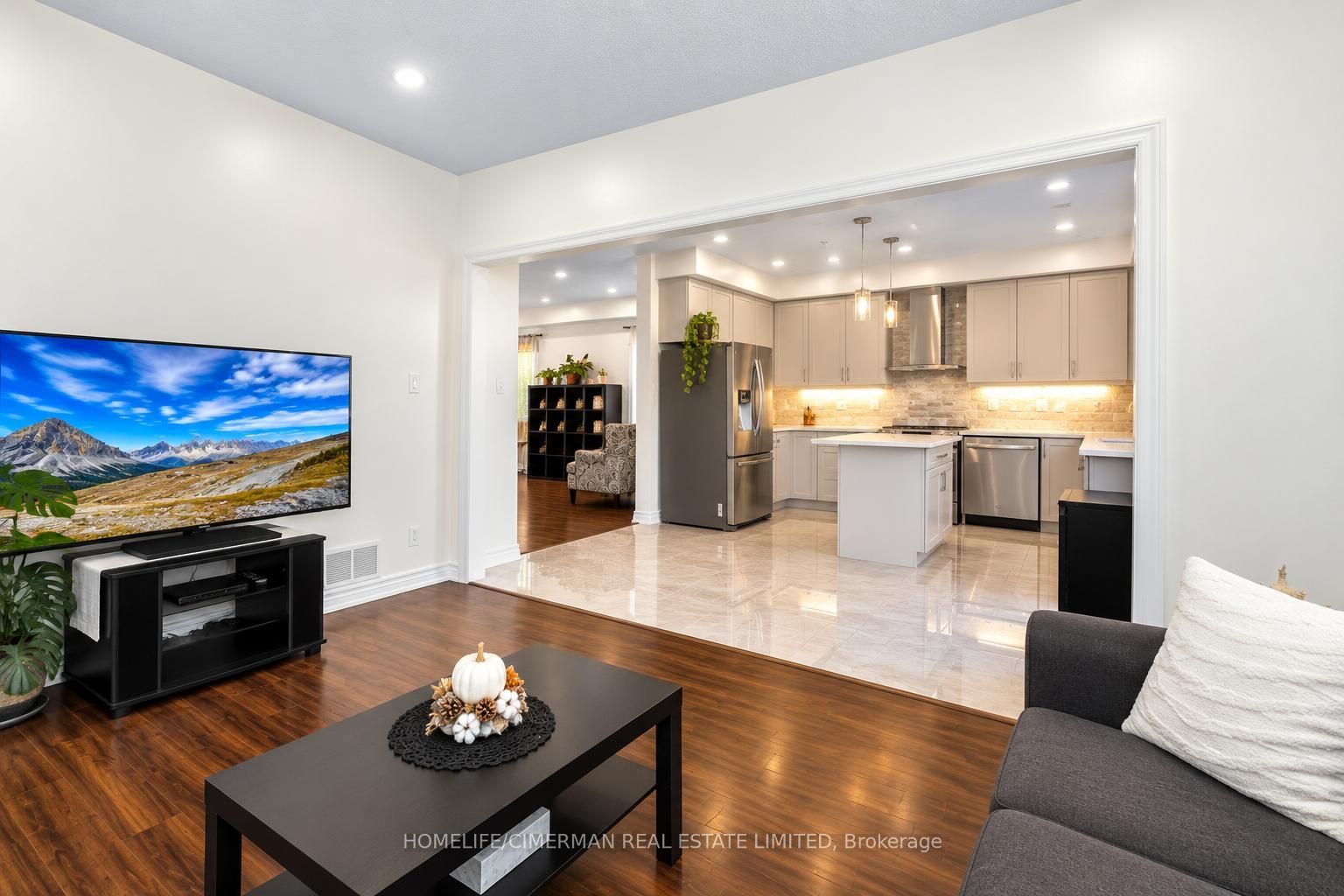 7 Okanagan Drive E
