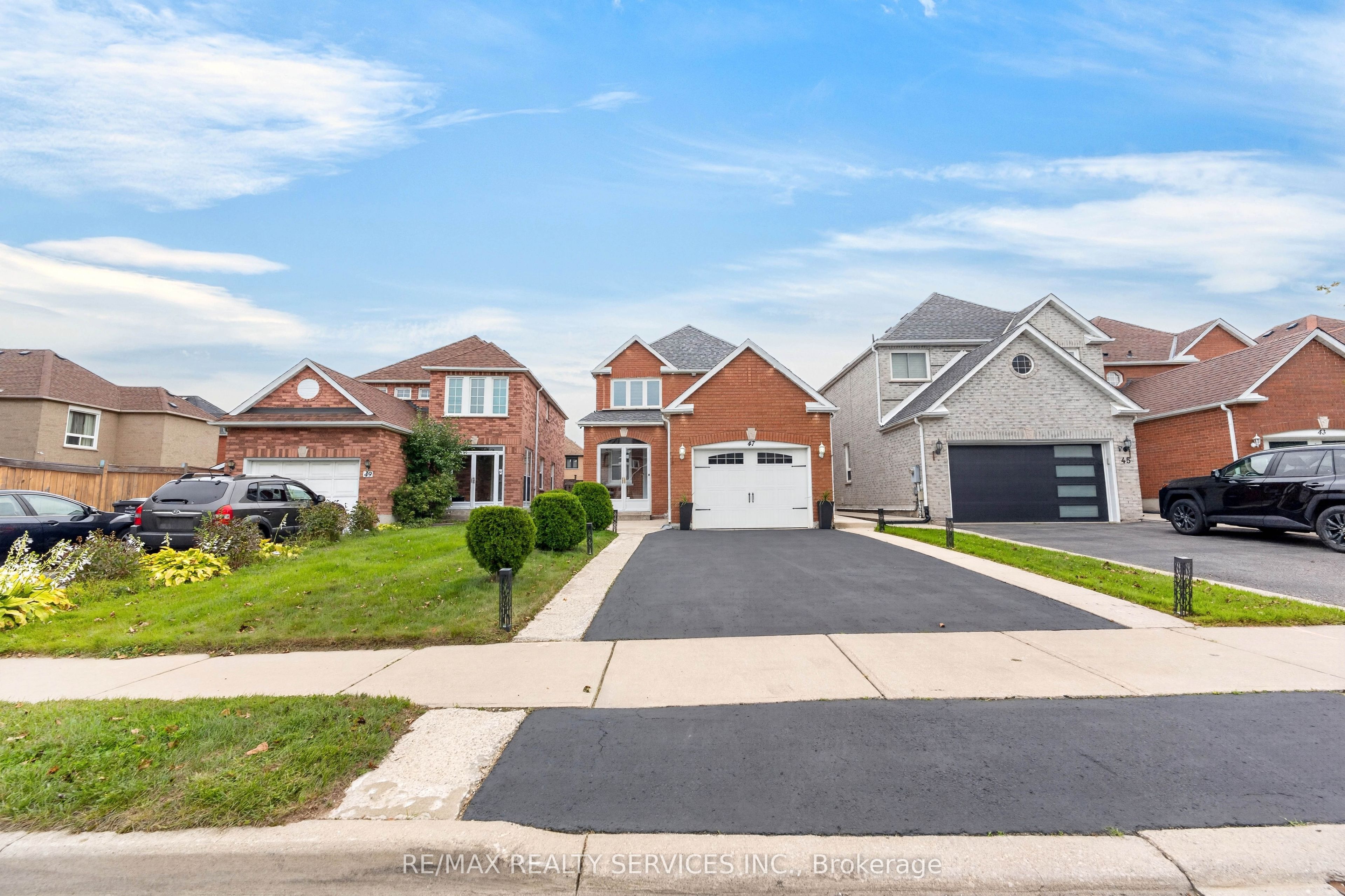 47 Twisted Oak Street