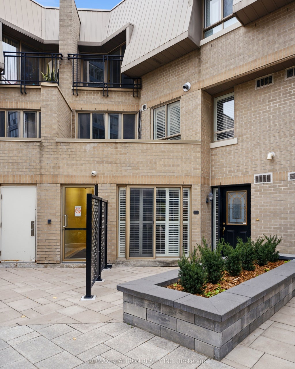 Photo of 38 Hollywood Avenue #112, Toronto, ON M2N 6S5 (MLS # C14089894)