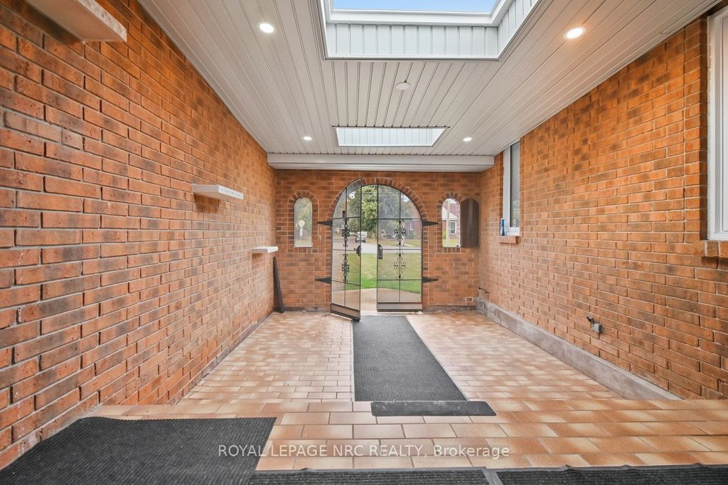 Photo of 6568 Riall Street, Niagara Falls, ON L2J 1Z6 (MLS # X12421194)