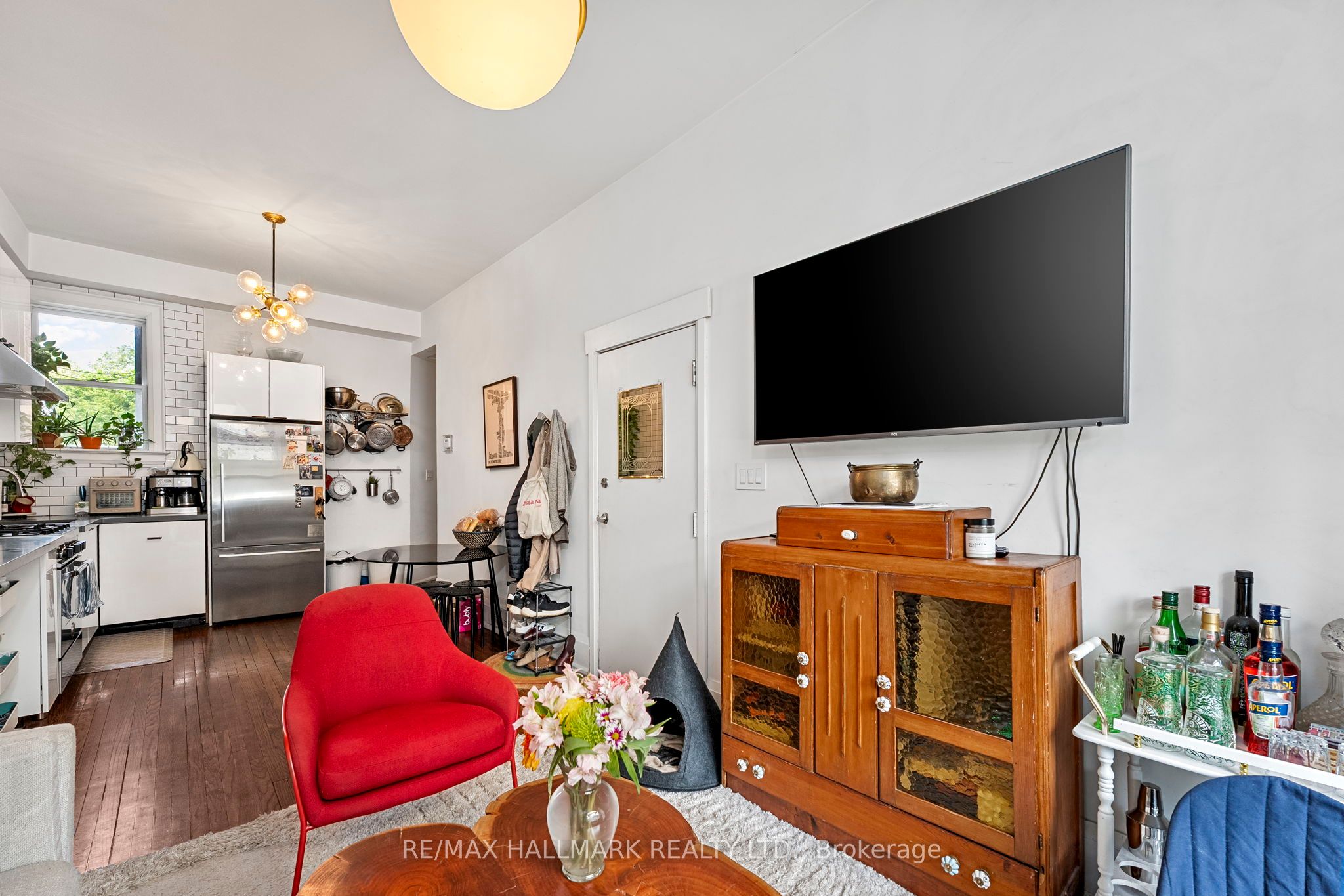 261 Ossington Avenue