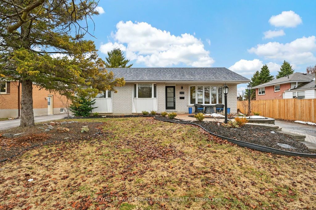 Photo of 265 College Street W, Belleville, ON K8P 2H7 (MLS # X12960954)