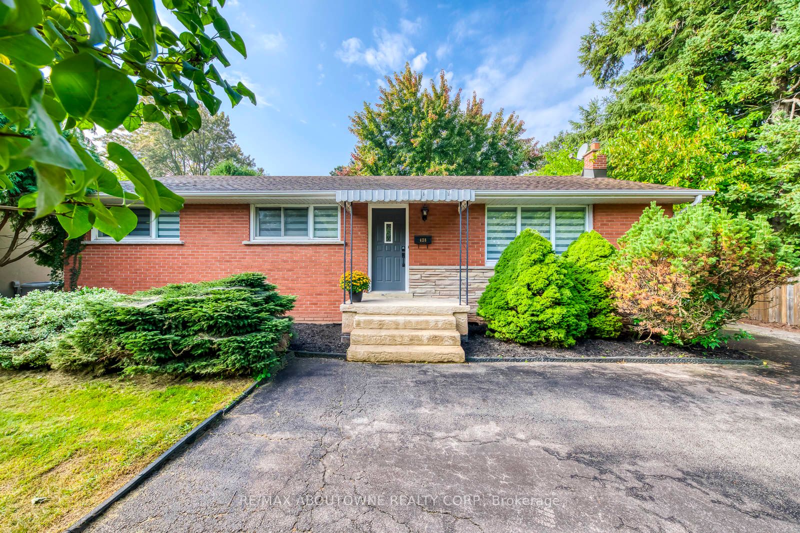 428 Henderson Road