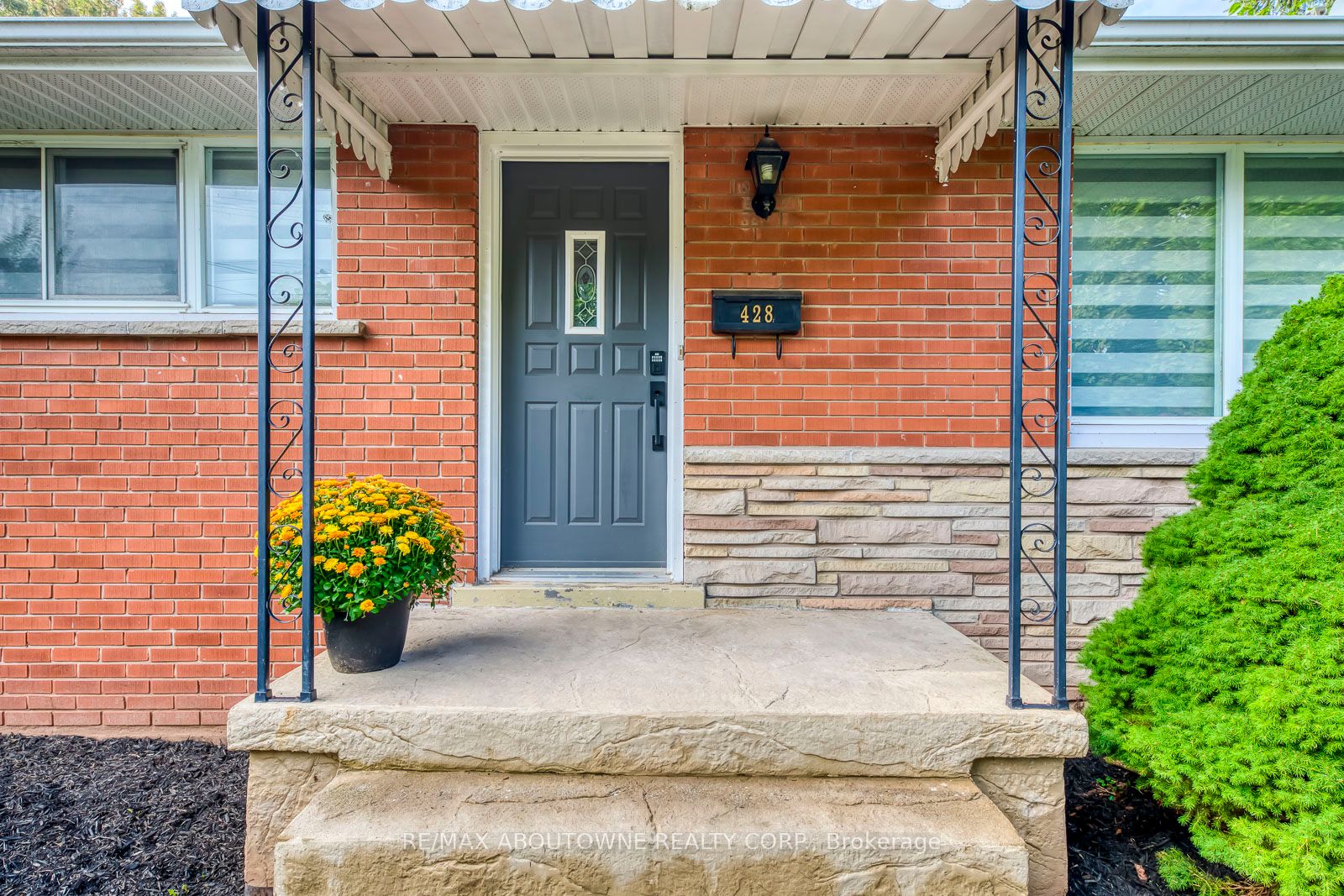 428 Henderson Road