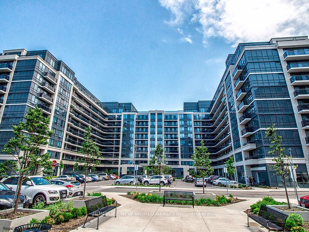 372 highway 7 Avenue E Ph09