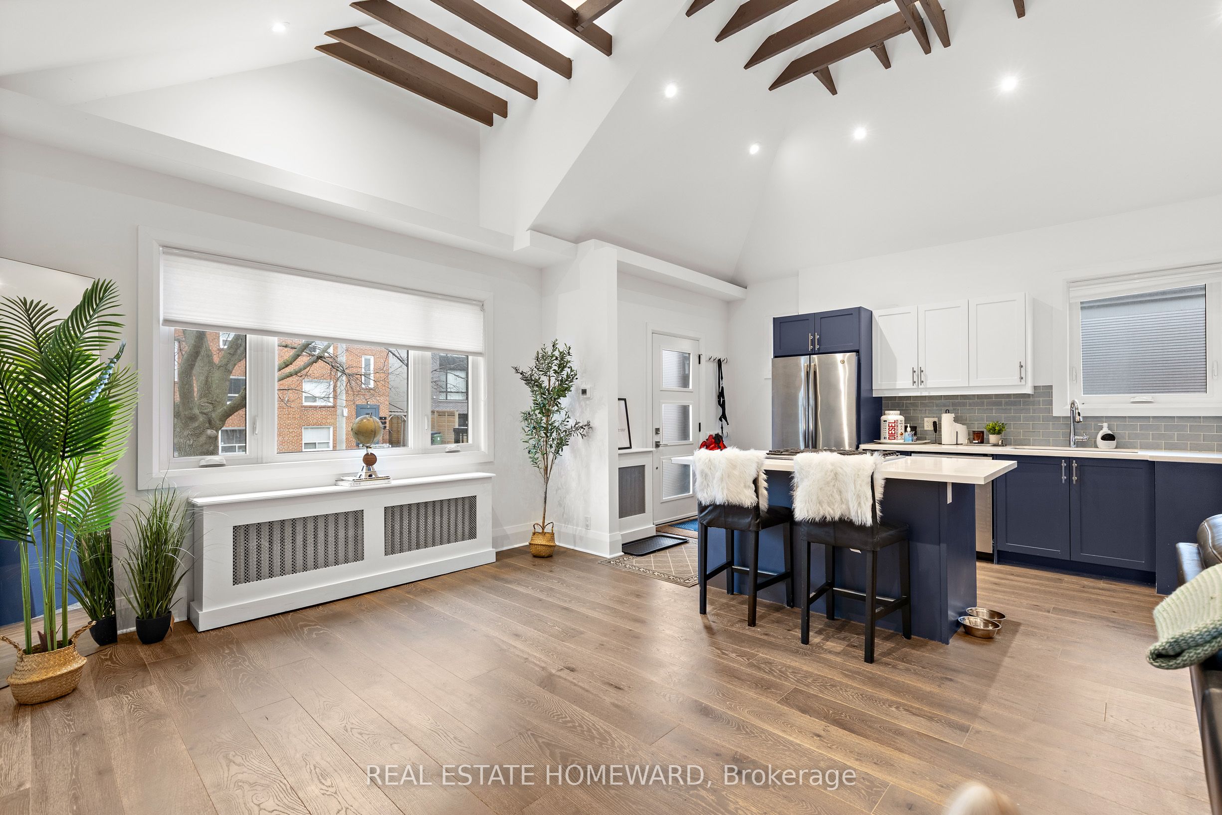 14 Bracebridge Avenue E