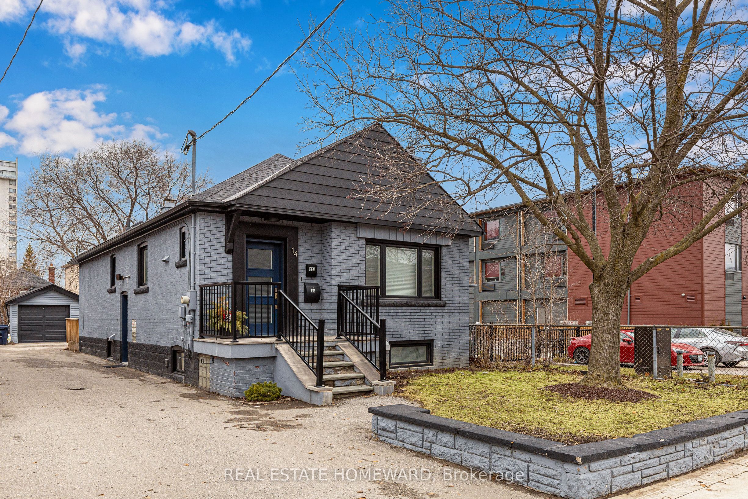 14 Bracebridge Avenue E