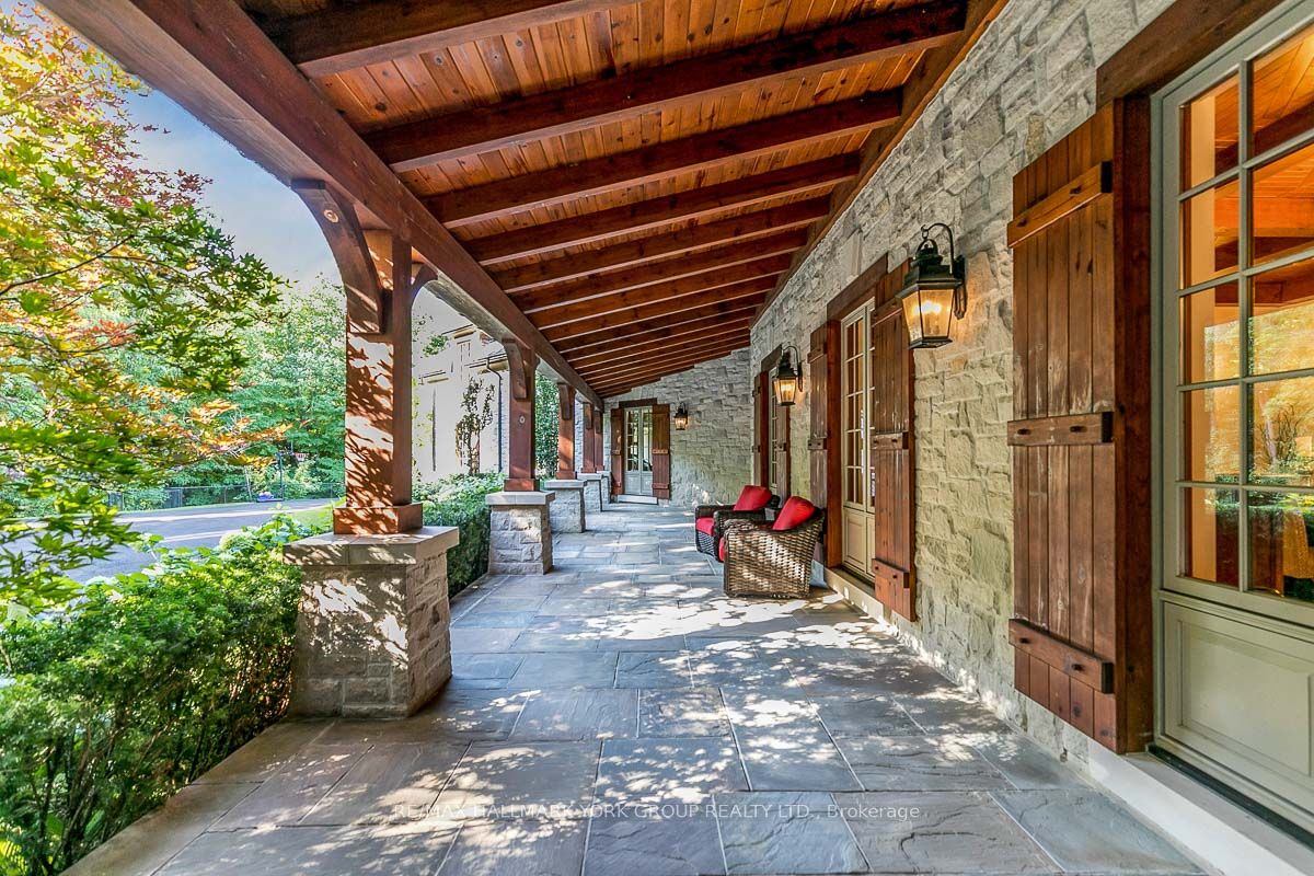 16 Hunters Glen Road