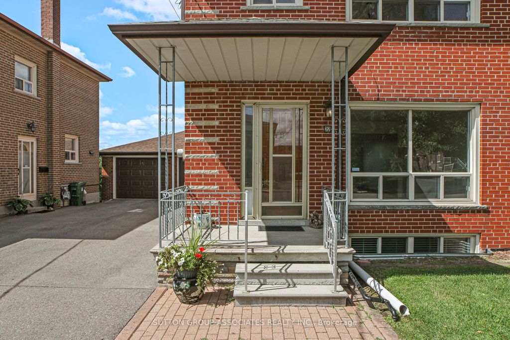 Photo of 22 Woodenhill Court, Toronto, ON M6M 1K9 (MLS # W12376984)
