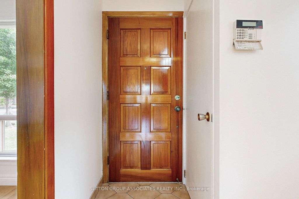 Photo of 22 Woodenhill Court, Toronto, ON M6M 1K9 (MLS # W12376984)