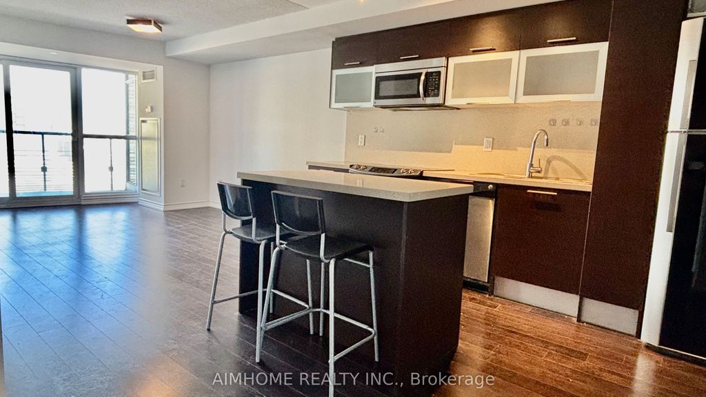 Photo of 386 Yonge Street #1405, Toronto, ON M5B 0A5 (MLS # C12705842)