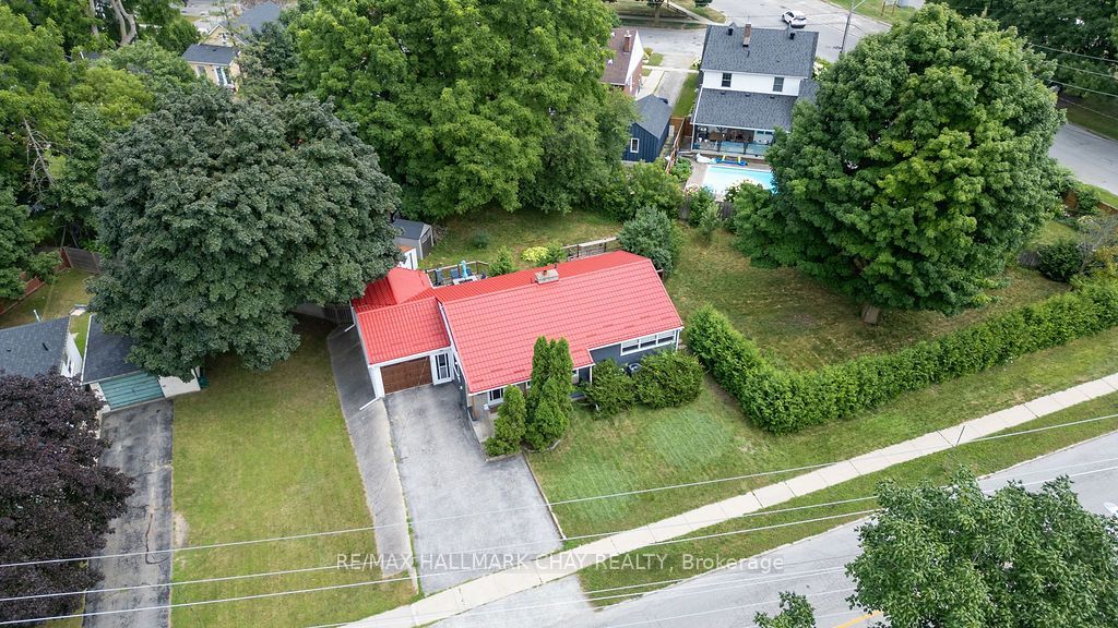 Photo of 325 Innisfil Street, Barrie, ON L4N 3G4 (MLS # S13232320)