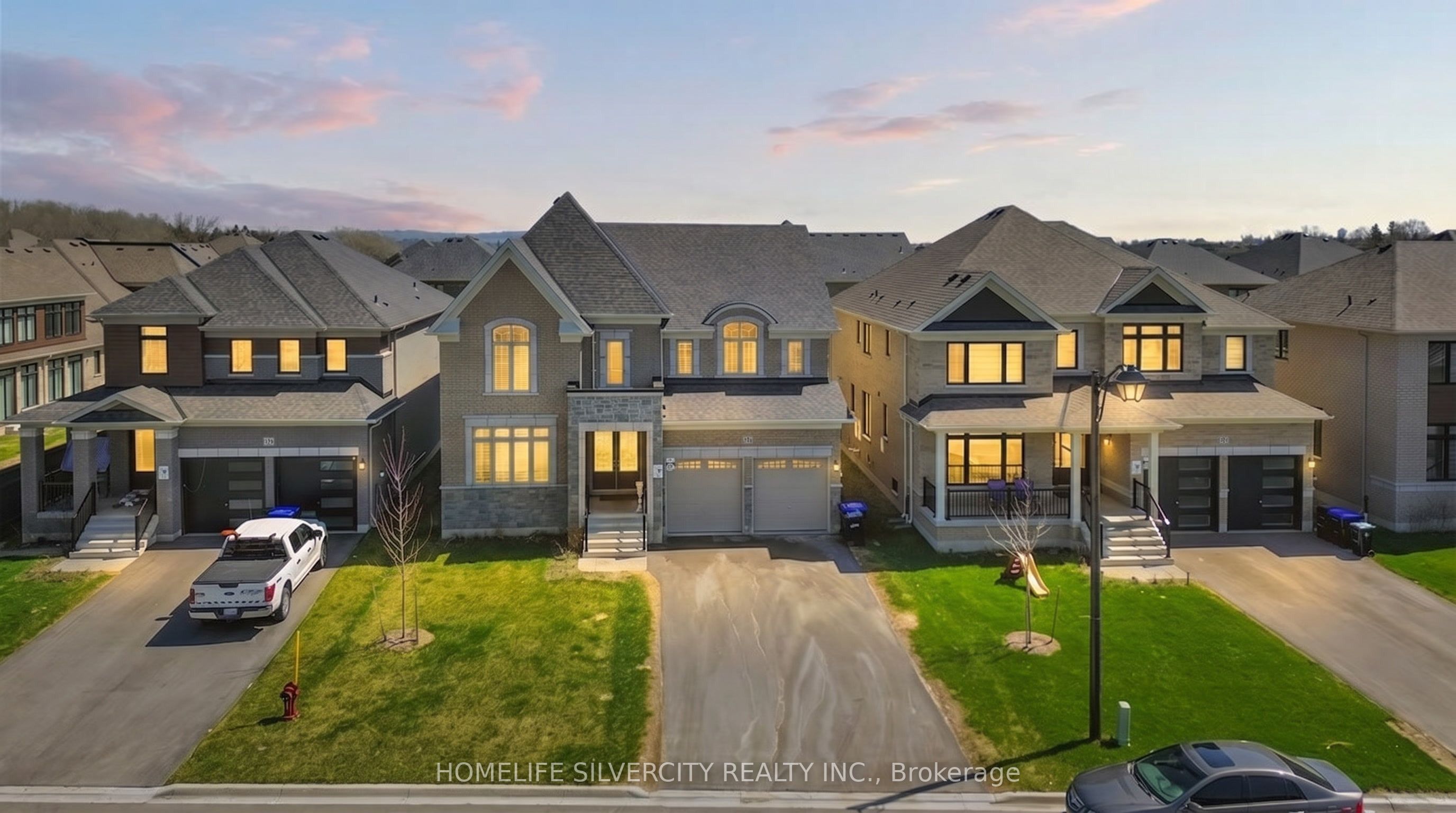 4 Sandhill Crescent