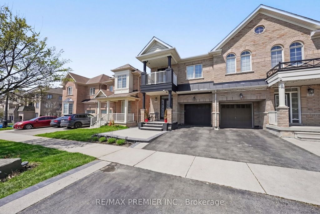 Photo of 82 Chesterwood Crescent, Brampton, ON L6Y 0Z5 (MLS # W13093164)