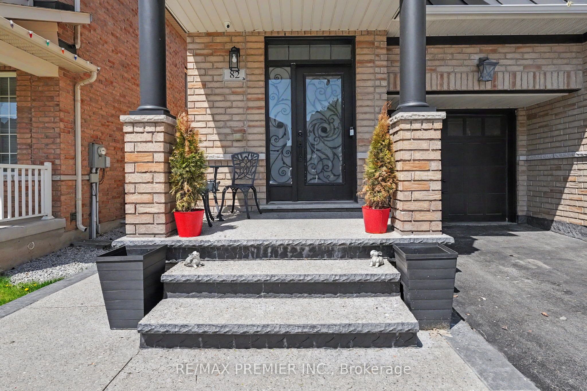 82 Chesterwood Crescent