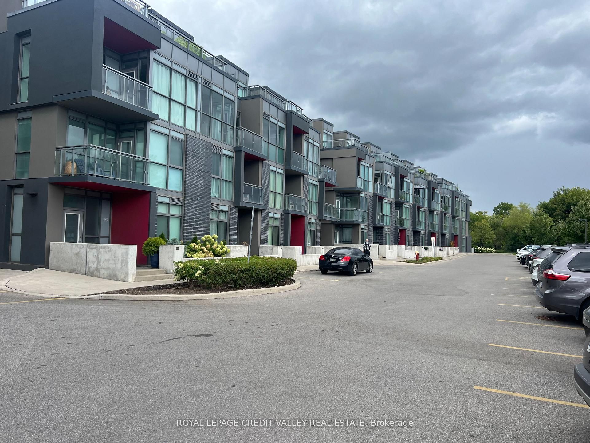5220 Dundas Street D416