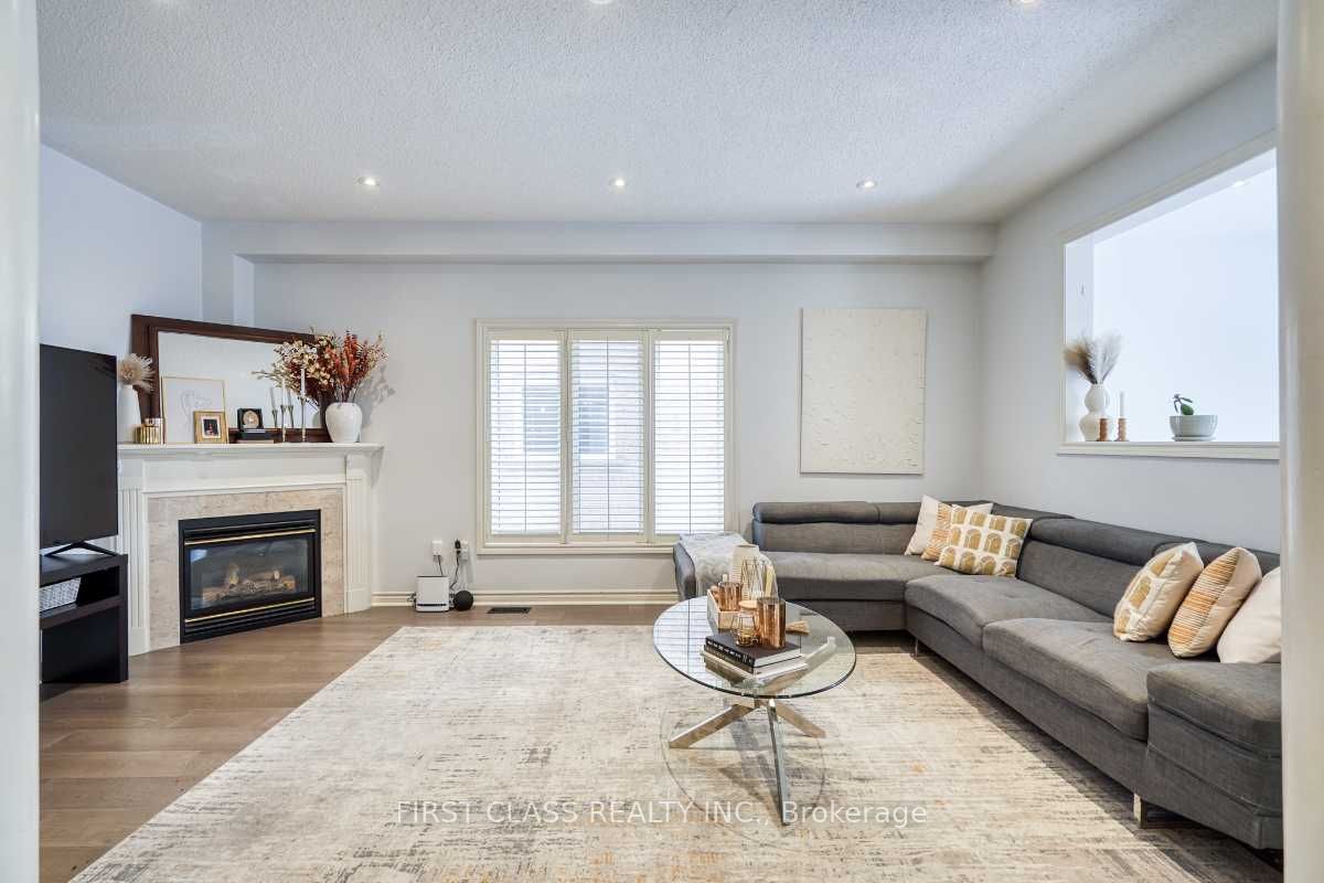 36 Brackenwood Avenue