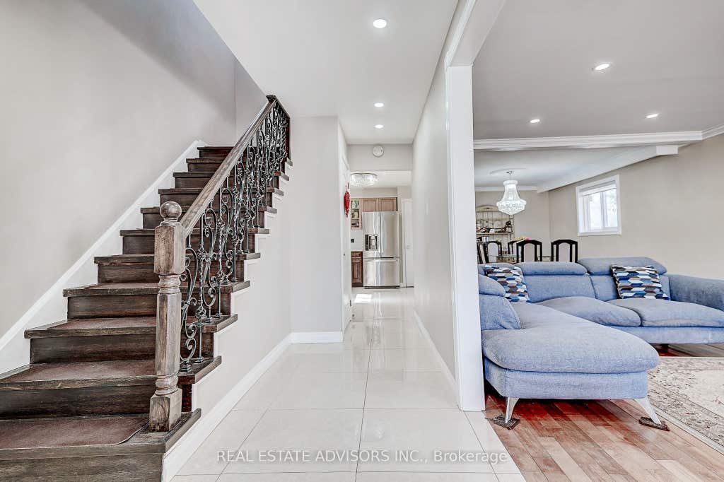 Photo of 1228 Jane Street N, Toronto, ON M6M 4X7 (MLS # W13659234)