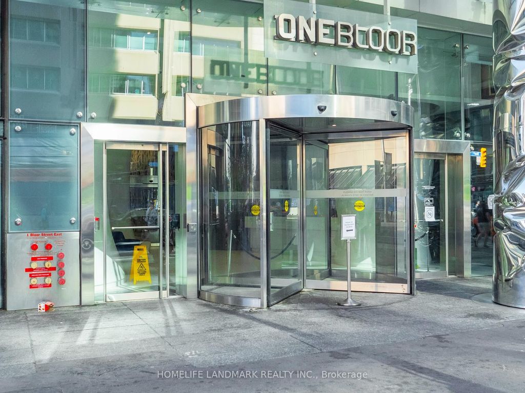 Photo of 1 bloor Street E #6608, Toronto, ON M4W 1A9 (MLS # C13486860)