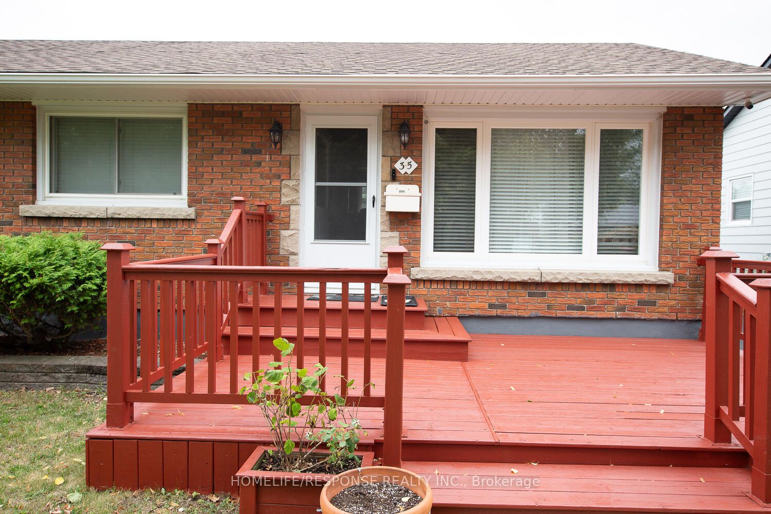 35 PARKDALE Drive