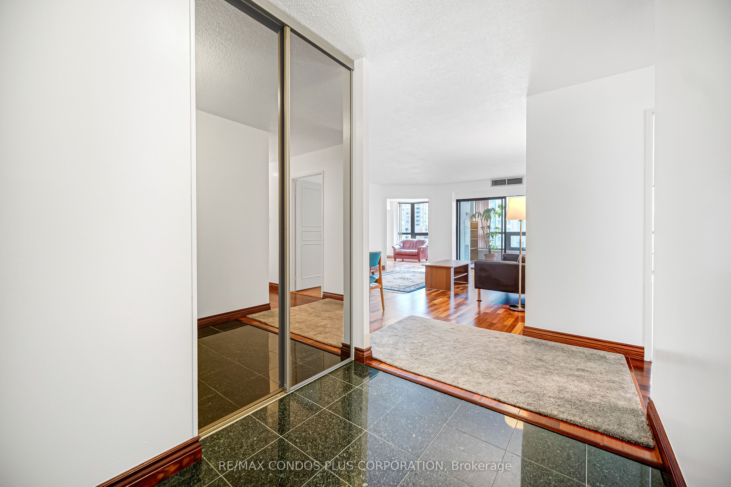 62 Wellesley Street W 803