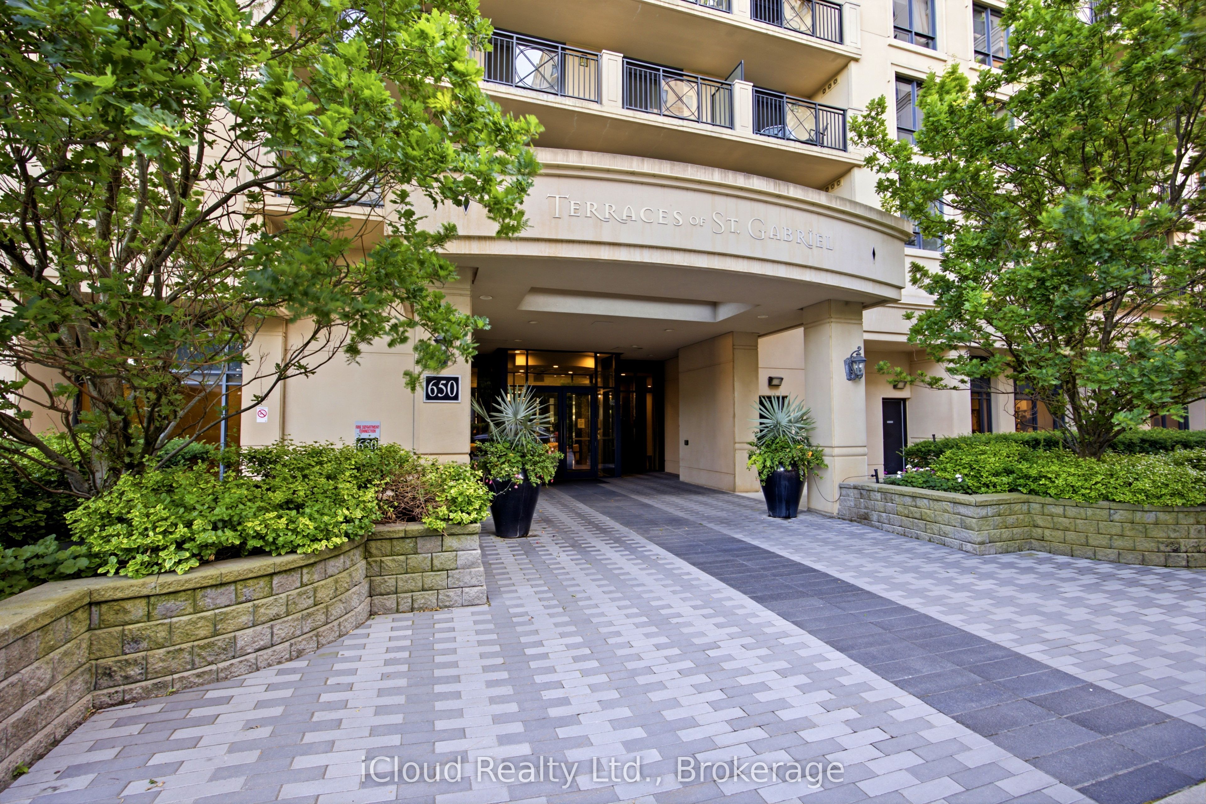 650 Sheppard Avenue E Ph16