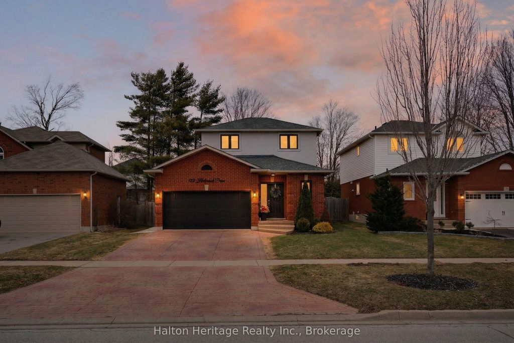 Photo of 122 Hollybush Drive, Hamilton, ON L8B 0P1 (MLS # X13153132)