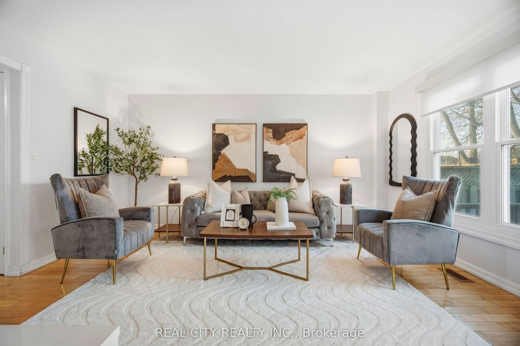 Photo of 424 Jackson Street W, Hamilton, ON L8P 1N4 (MLS # X12852442)