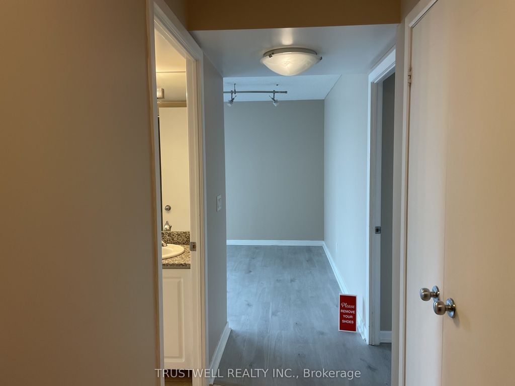 Photo of 8 Park Road #1905, Toronto, ON M4W 3S5 (MLS # C13003518)