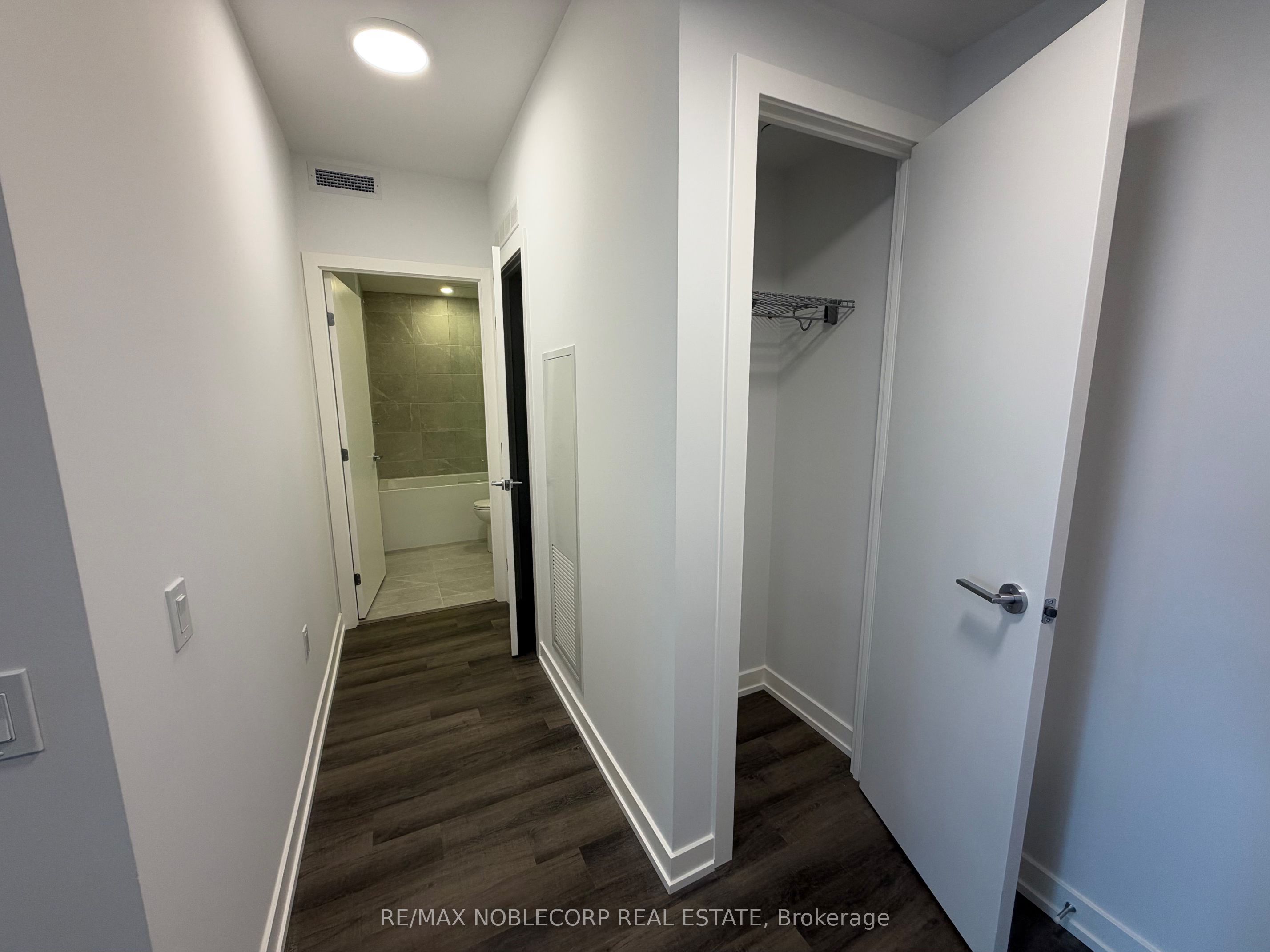 5 Meadowdale Road 2112