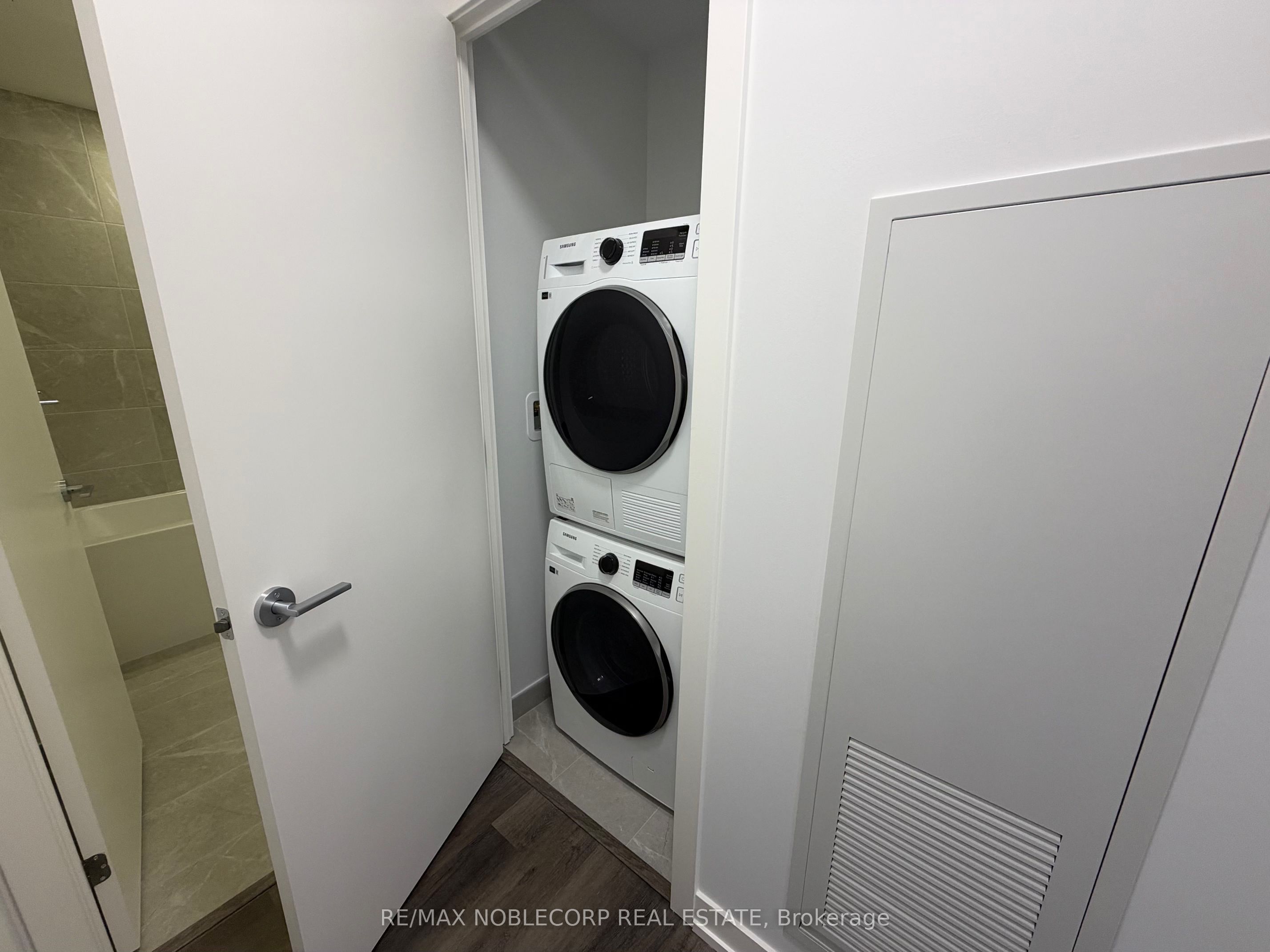 5 Meadowdale Road 2112