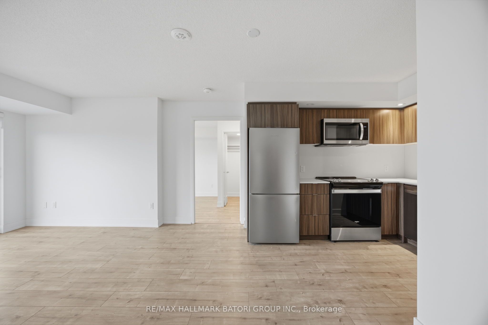 10 Eva Road 1505