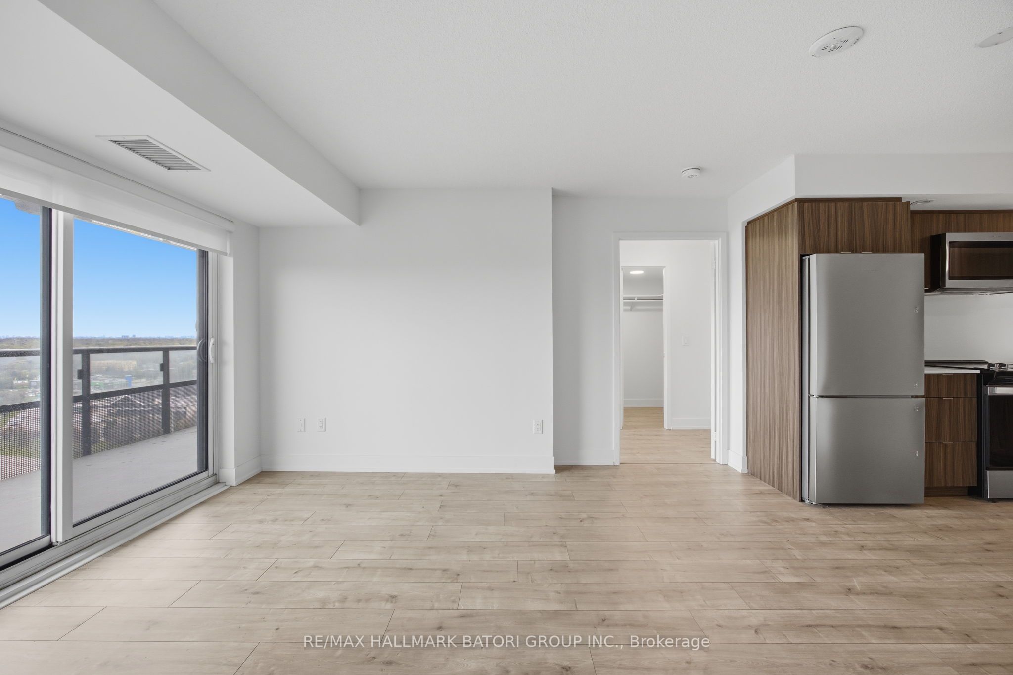 10 Eva Road 1505