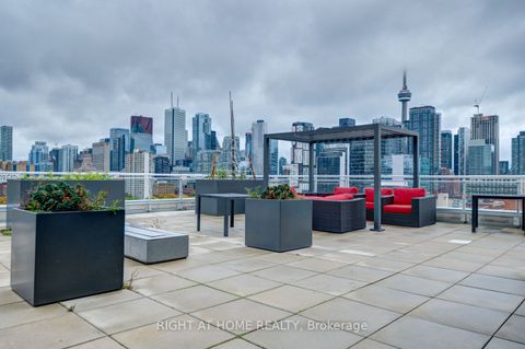 10 Willison Square 701 Toronto ON M5T 0A8