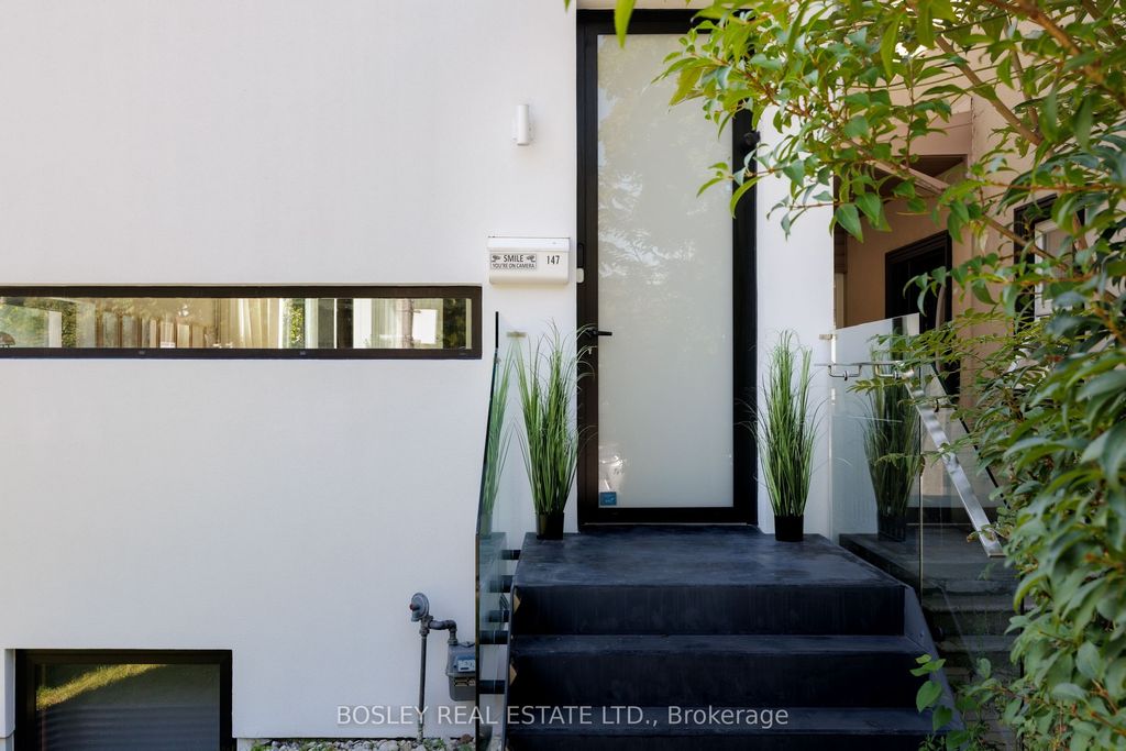 Photo of 147 Hanson Street, Toronto, ON M4C 1A3 (MLS # E12420957)