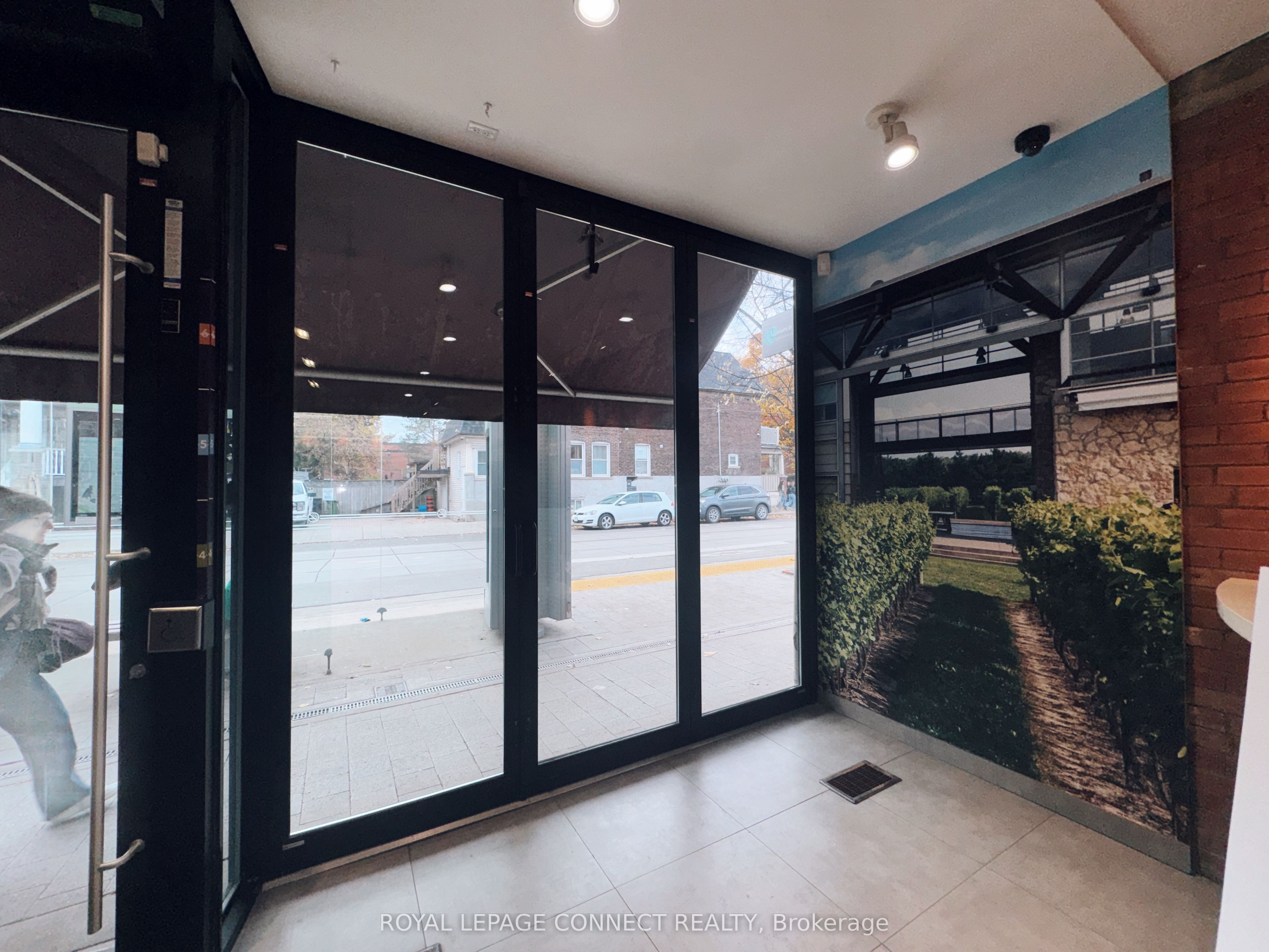 139 Roncesvalles Avenue