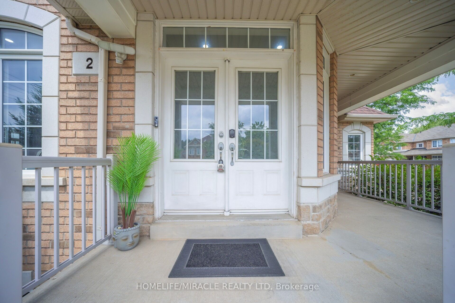 2 Roycrest Street
