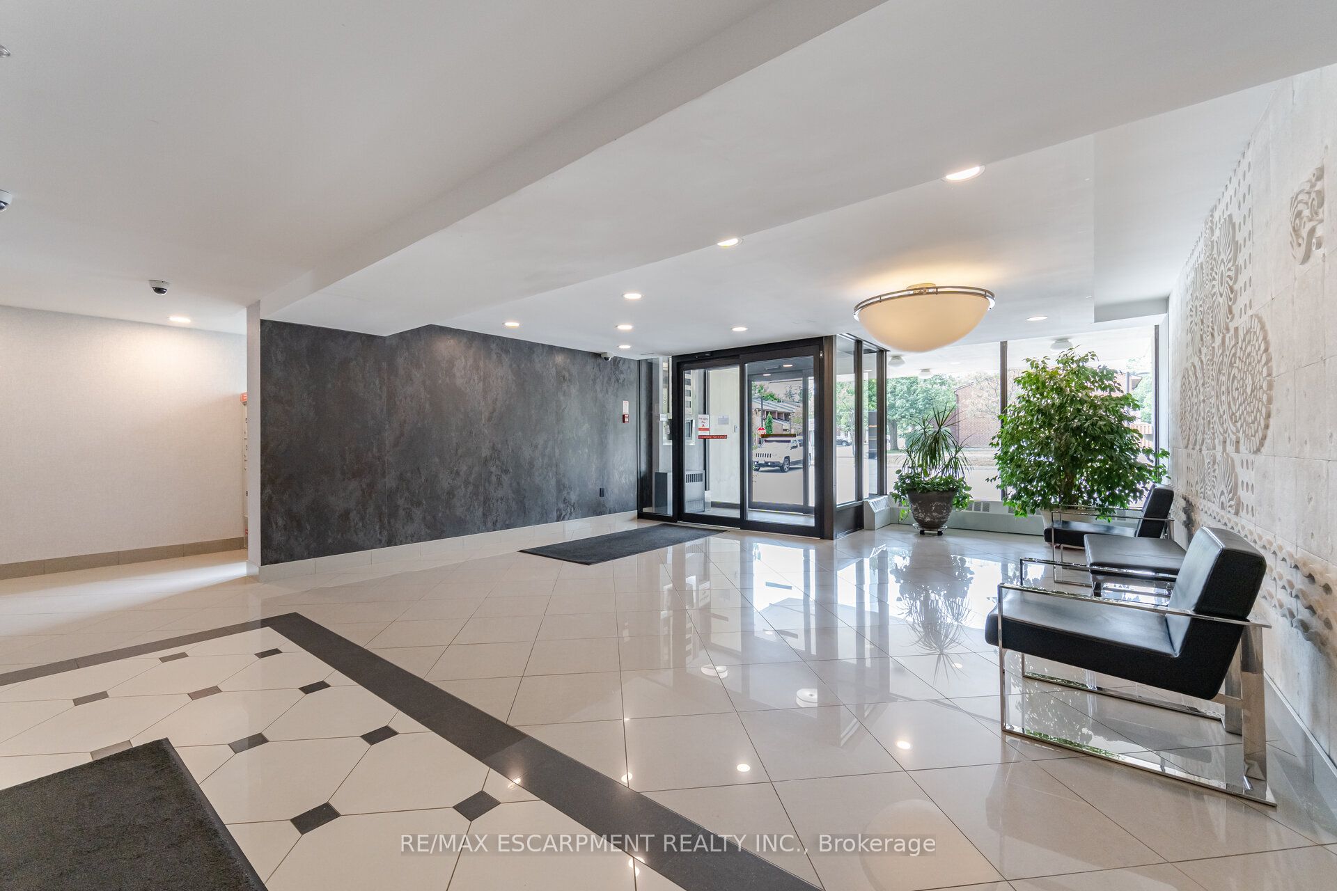 2301 Derry Road W 707