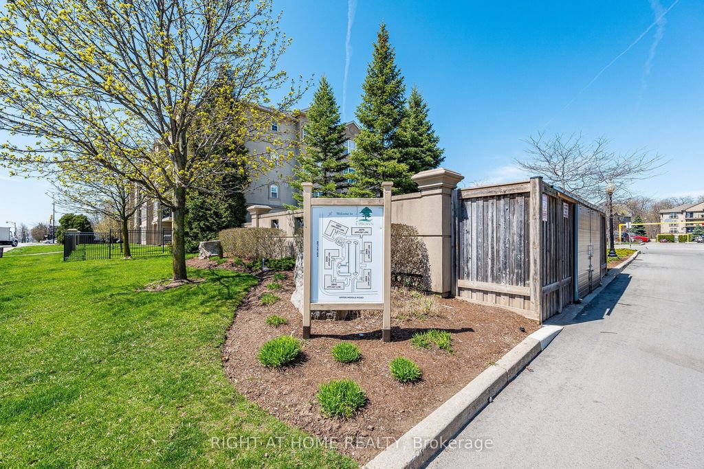 Photo of 2045 Appleby Line #401, Burlington, ON L7L 7G9 (MLS # W13093198)