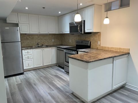 6853 Lisgar Drive Lower Mississauga ON L5N 6V1
