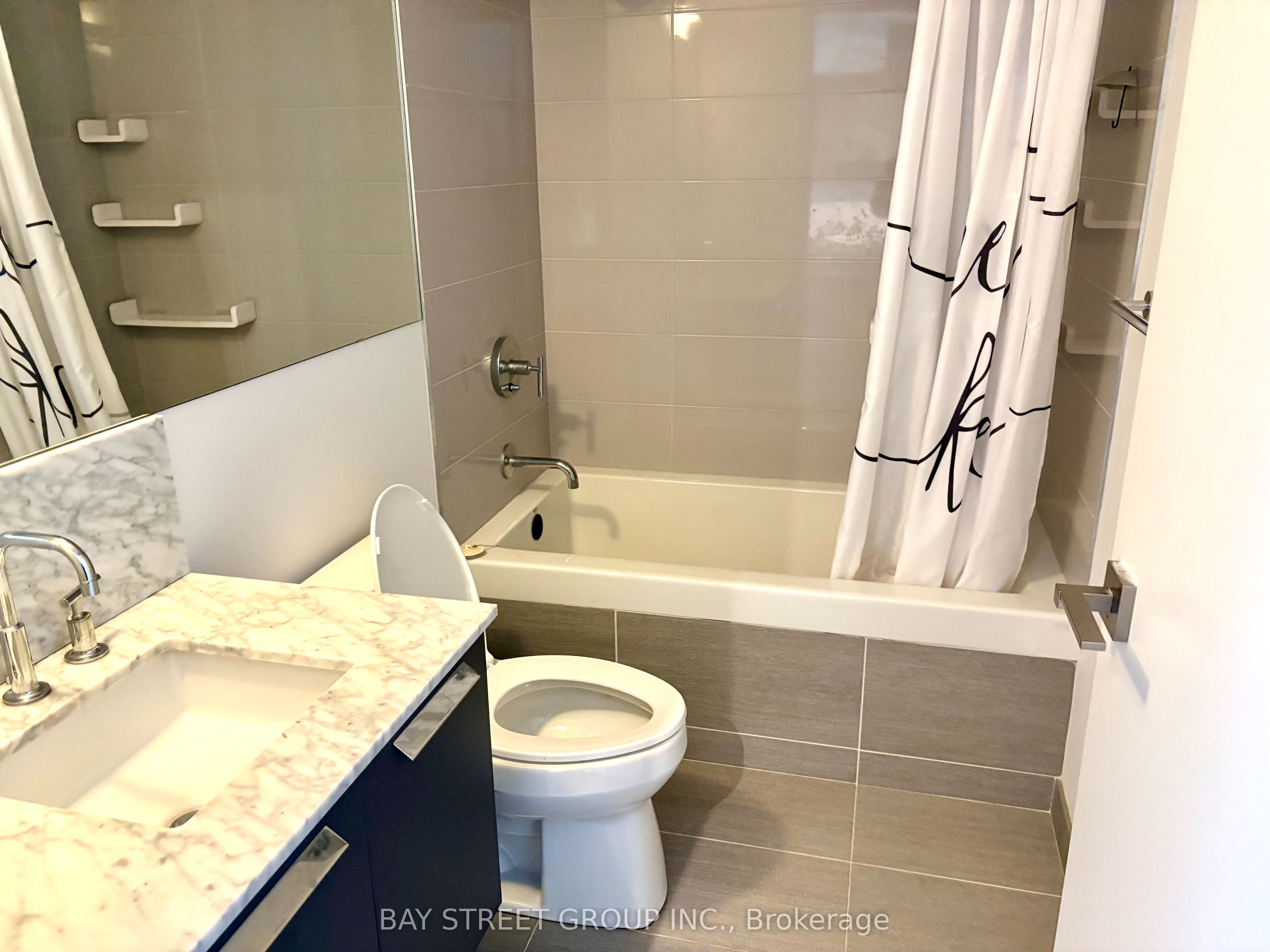 50 Charles Street E 3908