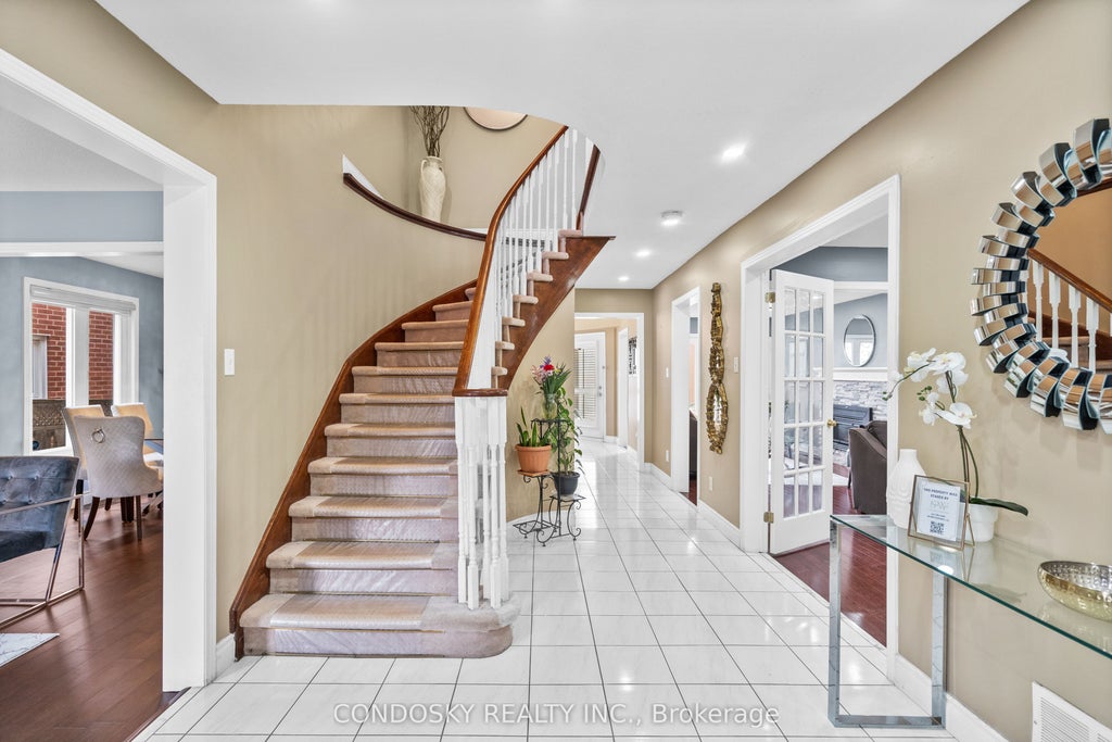 Photo of 6182 Duford Drive, Mississauga, ON L5V 1A5 (MLS # W13690116)