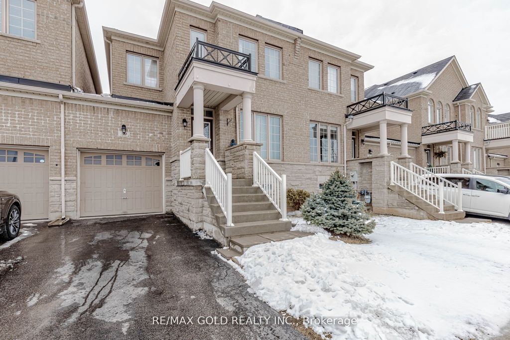 Photo of 39 Chesterwood Crescent, Brampton, ON L6Y 0Z4 (MLS # W13158522)