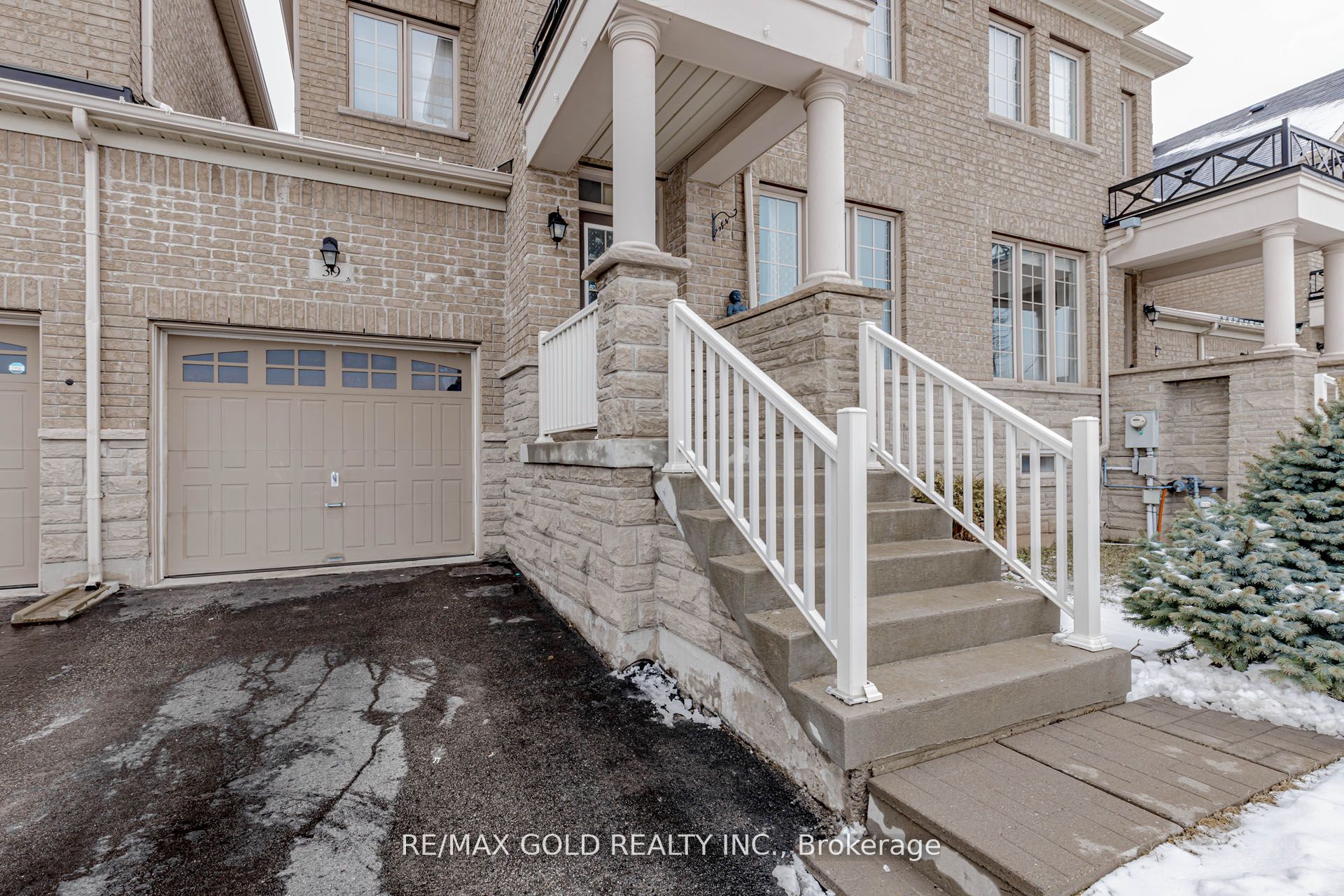 39 Chesterwood Crescent