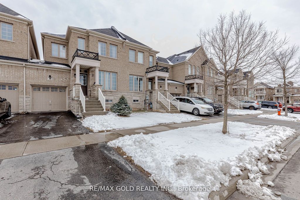Photo of 39 Chesterwood Crescent, Brampton, ON L6Y 0Z4 (MLS # W13158522)