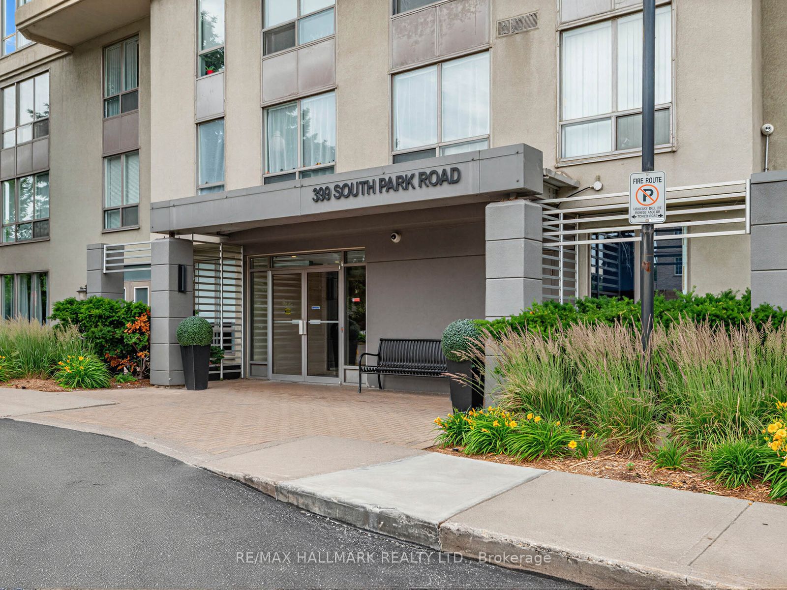 399 South Park Road 1102