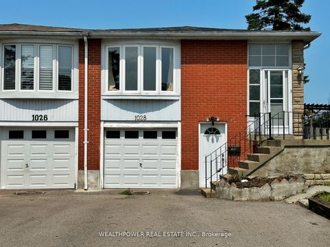 1028 Blairholm Avenue Mississauga ON L5C 1G4